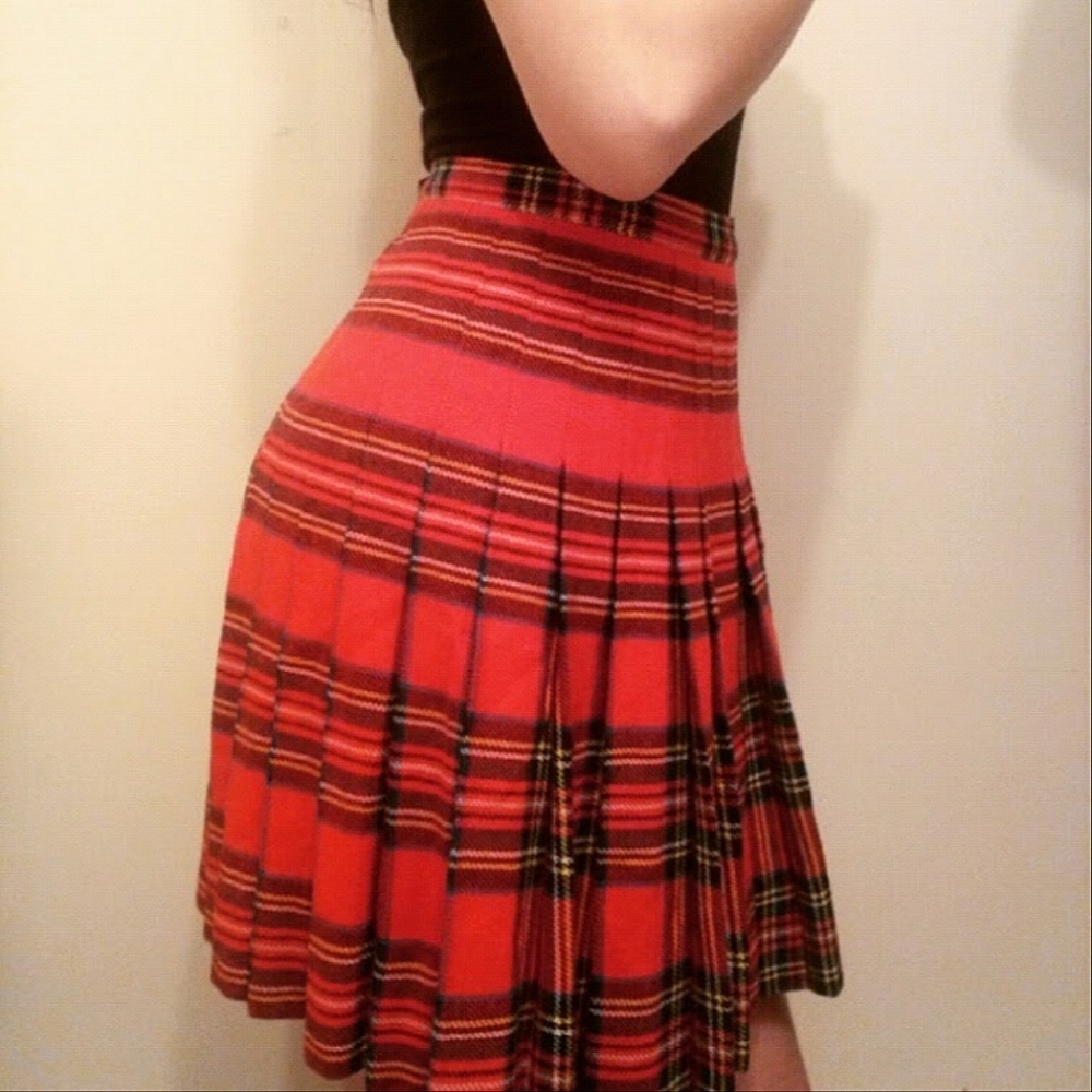 Vintage red plaid high waisted kilt skirt